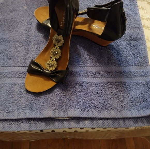 Shoes - Picture 2 of 2